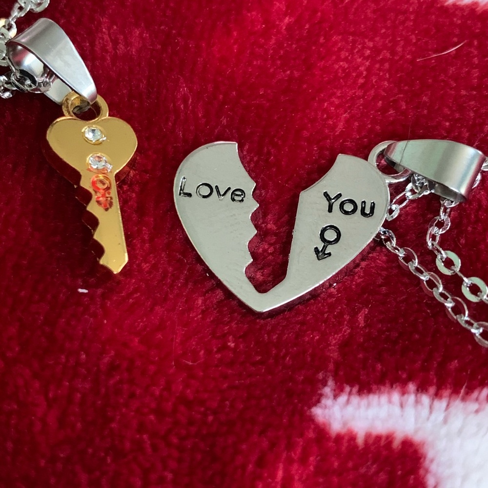 2Pcs European Sliver Plated Key Pendant Necklaces - Picture 6 of 6